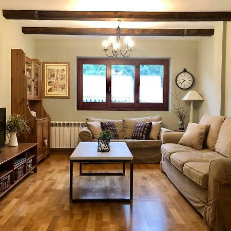 Acogedor Apartamento En El Corazon Del Valle Les Bordes Luaran gambar